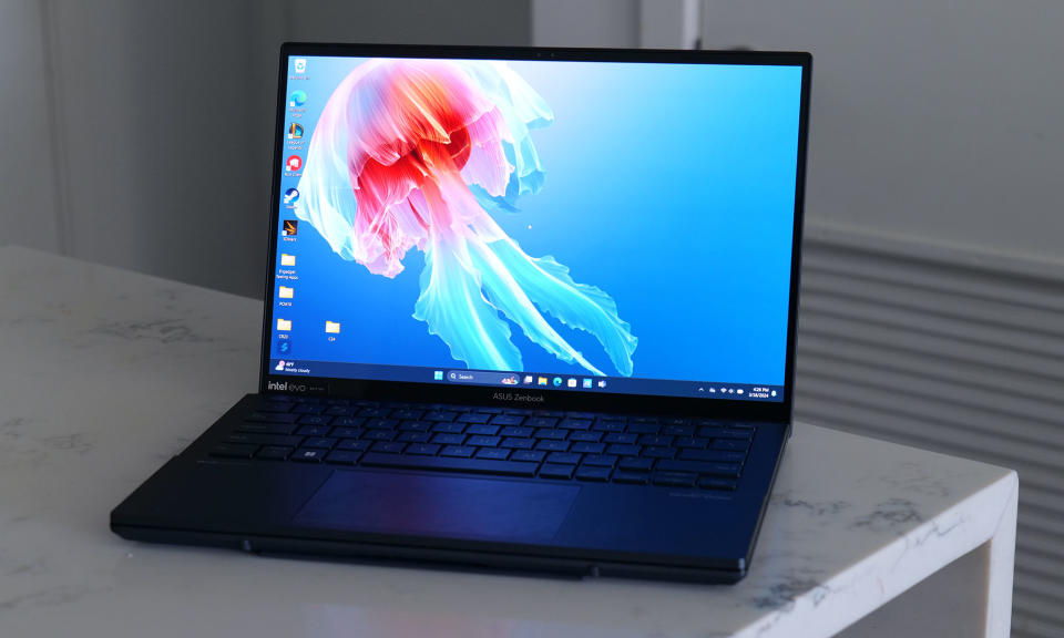 In tight spaces, the Zenbook Duo can function just like a traditional clamshell laptop. 