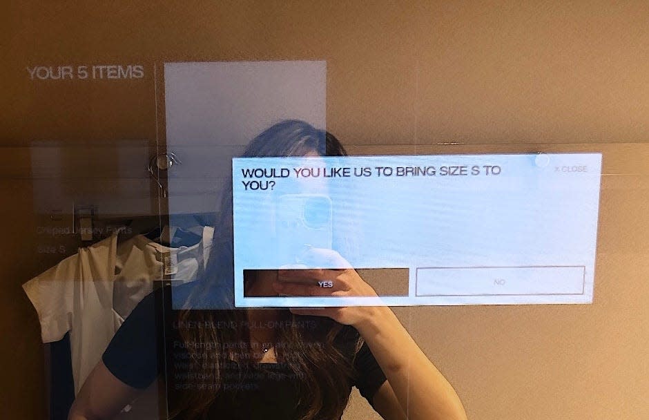 Size request H&M smart mirror